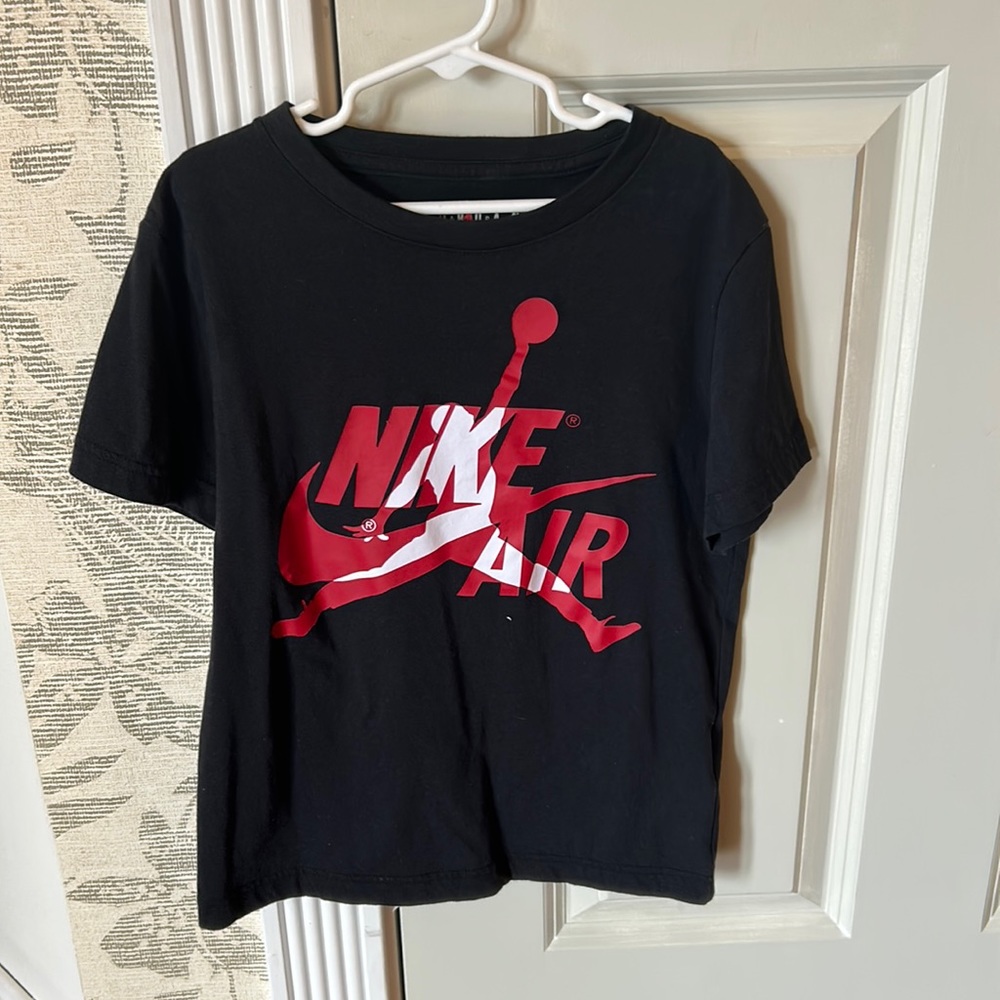 Boys size 8-10 Air Jordan t shirt
